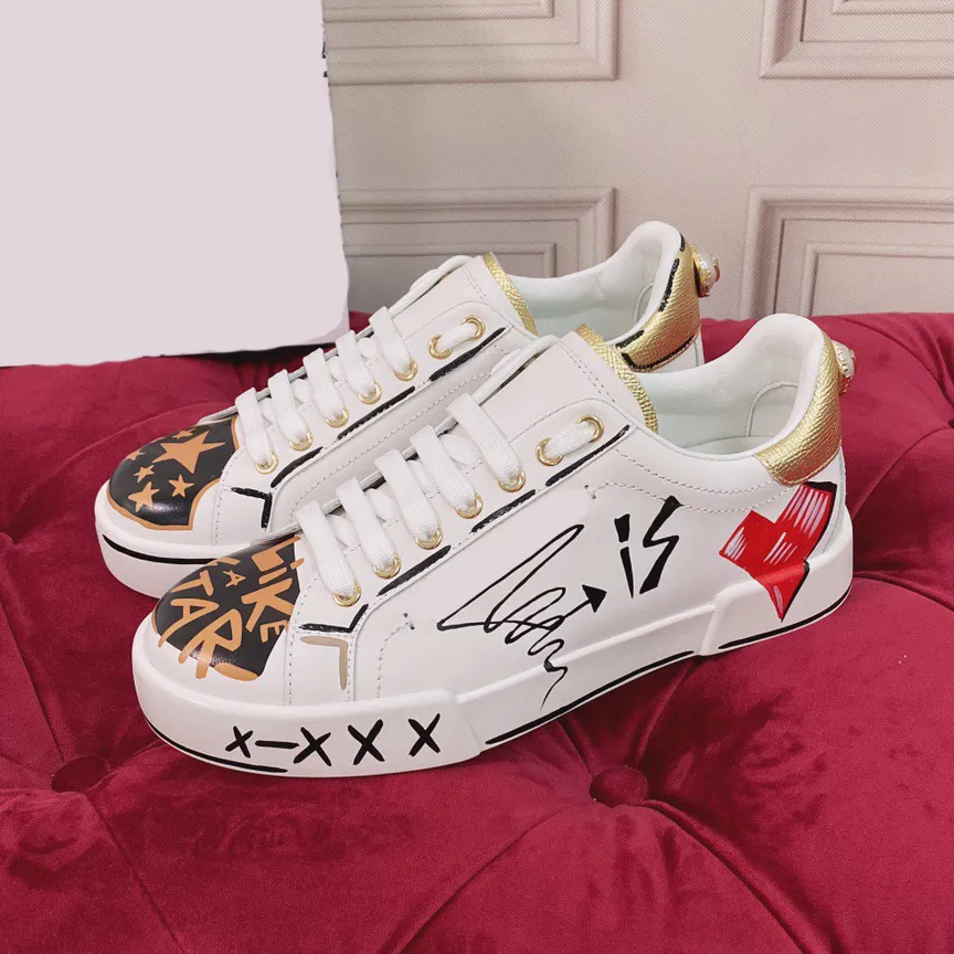 lovers is forever sweethearts Bad girl designer shoes luxury mens shoes sneakers women shoes fashion trainers graffiti heart patch quality flat