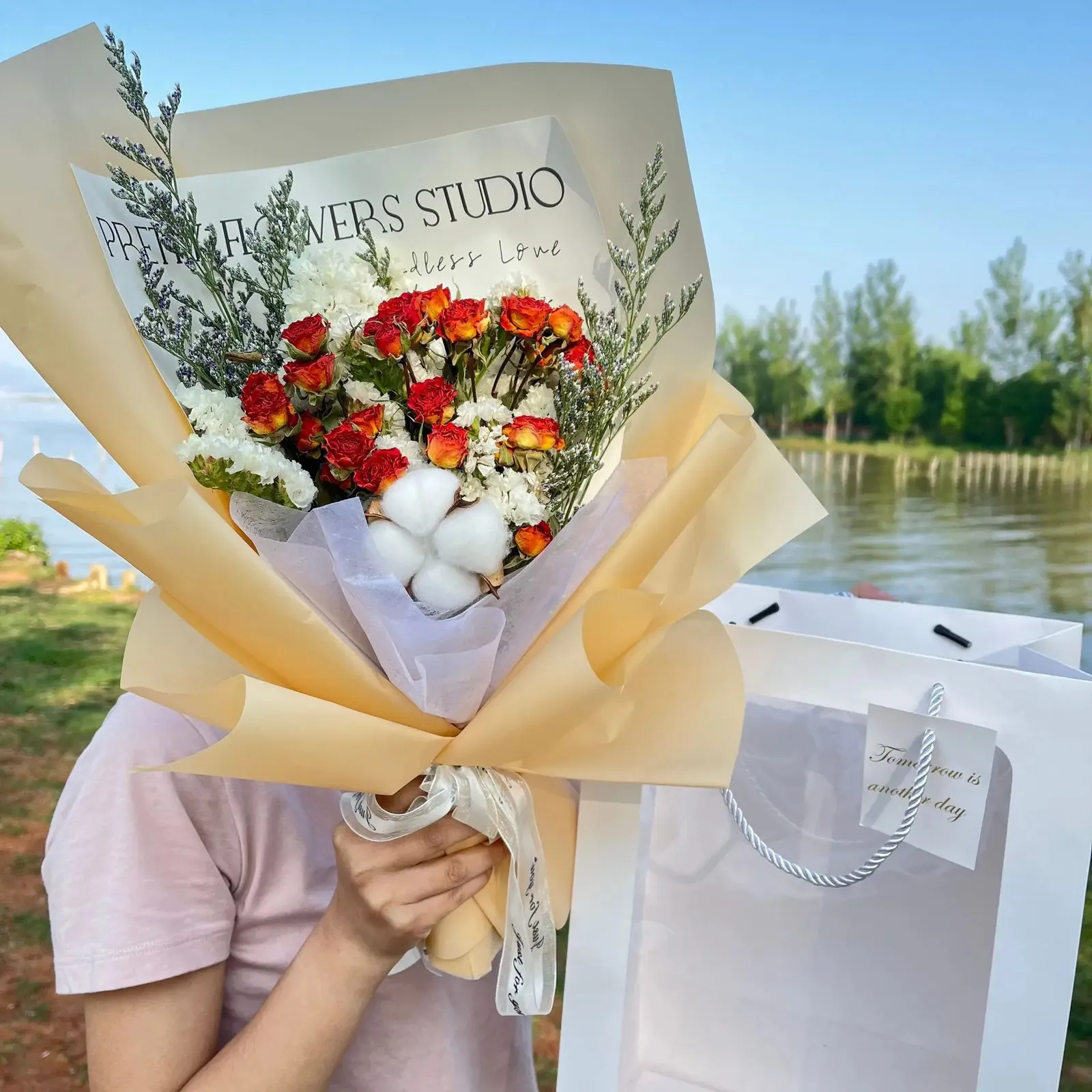 DECORTÉ Eternal Bloom Collection 2025 Eternal Bloom Bouquet: Roses, Sunflowers & Dried Flowers