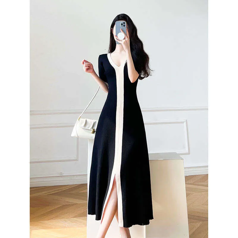 Elegant Knitted V-Neck Dress - Retro Summer Style, Slim Waist, Flowing Long  Skirt, Gentle Goddess Look, Fashionable Womens Dress from Dhgate Basic &  Casual Dresses - price 26.14