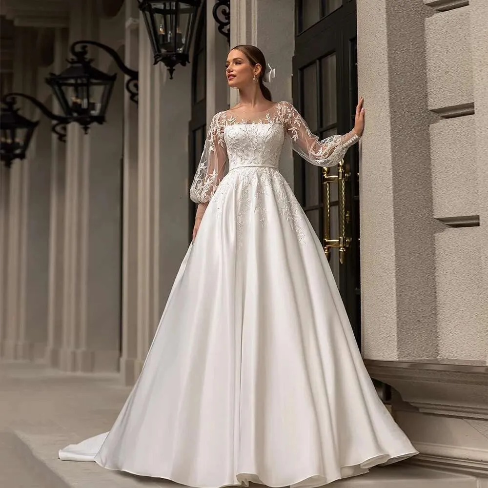 Economize muito em Casamento De Praia De Vestido De Baile Vestidos De Cetim  De Manga Longa Vestidos De Noiva A Linha Apliques De Renda De Casamento