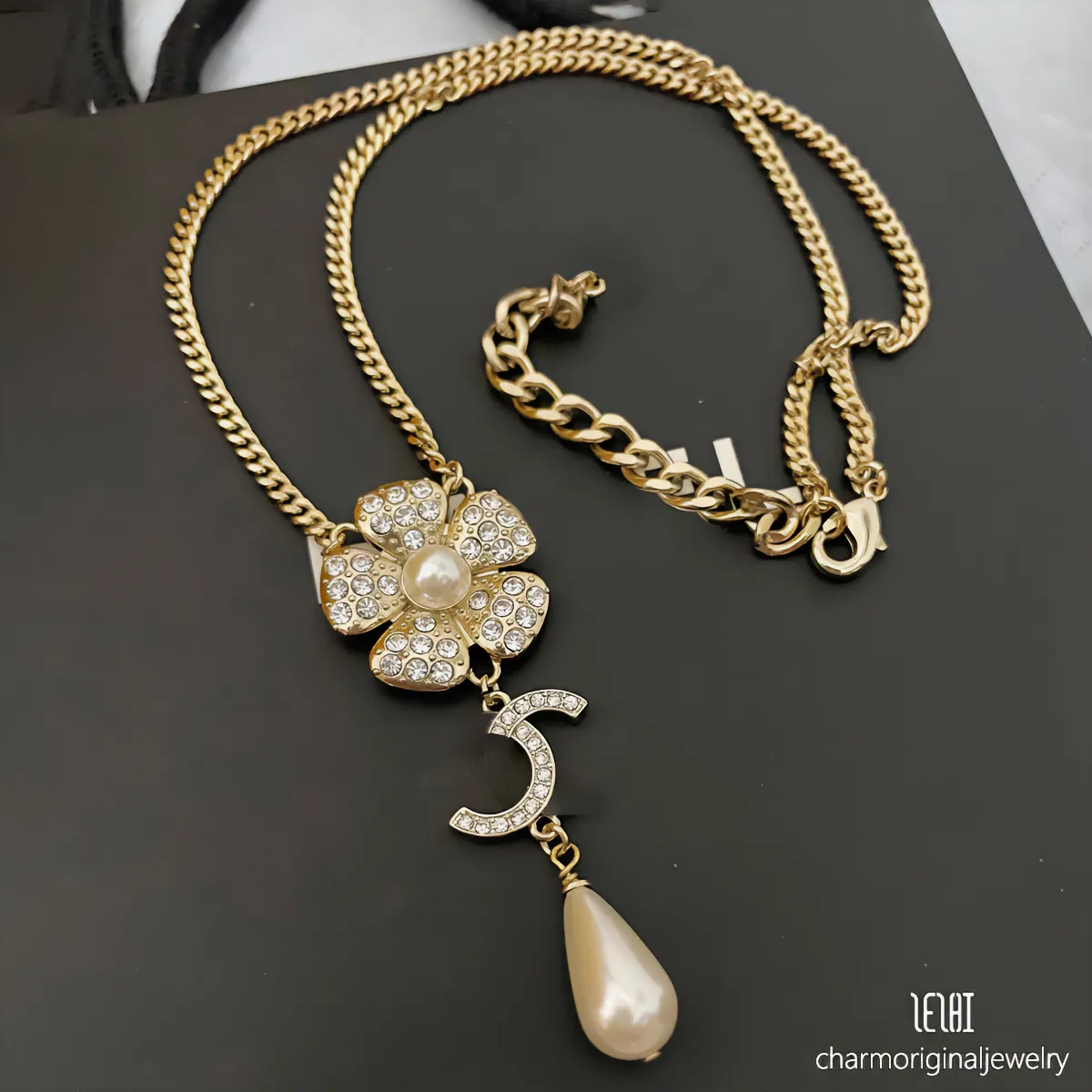 Designer Necklace For Woman Necklaces Designer Jewelry White Pink Pendant 18k Gold Necklace Classical Mother Day Gift Lucky Schmuck Collier Collana Bijoux Ketting From 17 92 DHgate