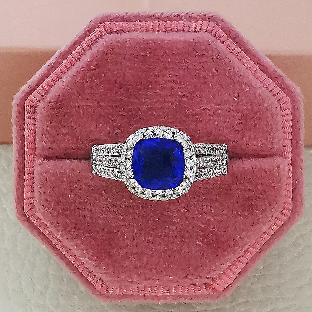 Designer Luxury Inlaid Sapphire And Diamond Rings Classic Style Silver Plated Brass Wedding Ring Jewelry Accessories_voghion.com