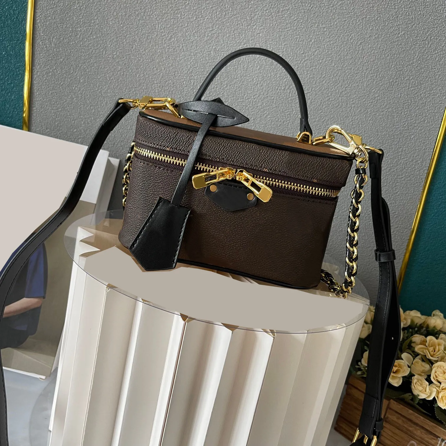 LV Mini Makeup Bag thumbnail