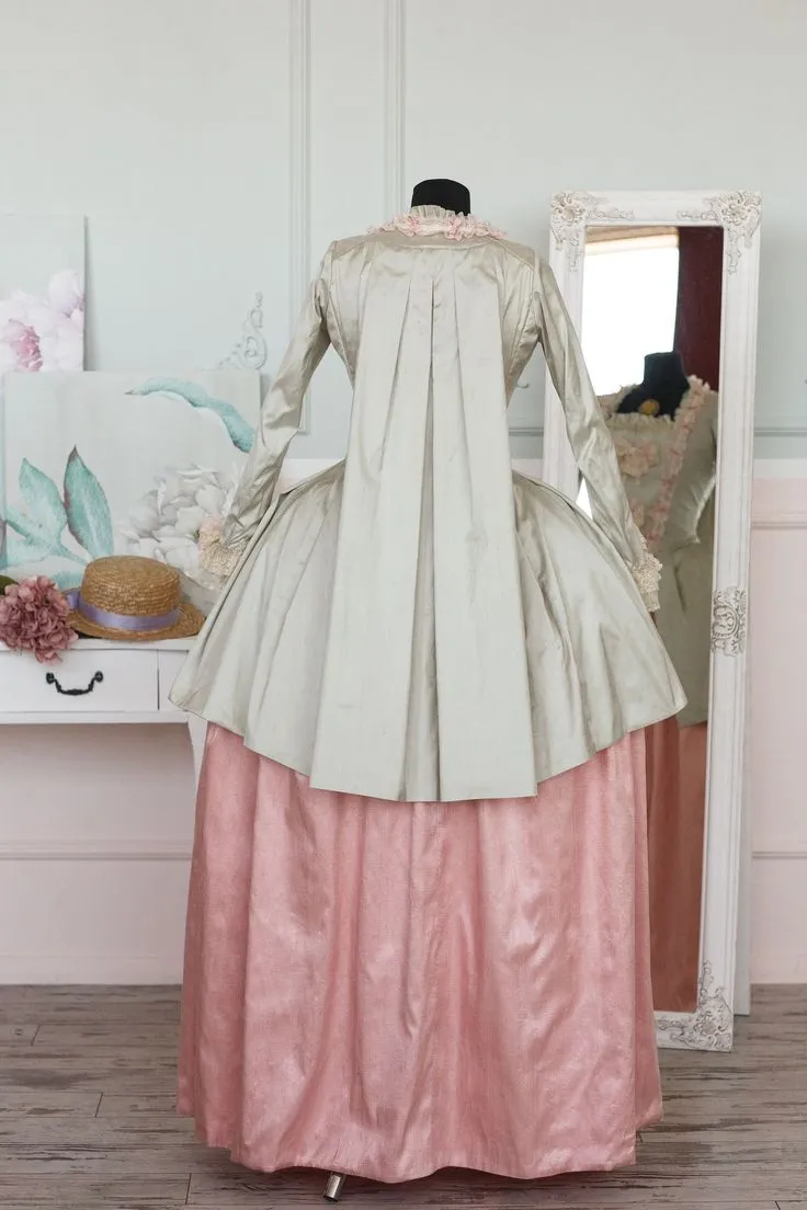 Medieval Lace-Up Venice Mardi Gras Prom Ball Gown with Ruffles and Sweep  Train from Dhgate Prom Dresses - price 148.57