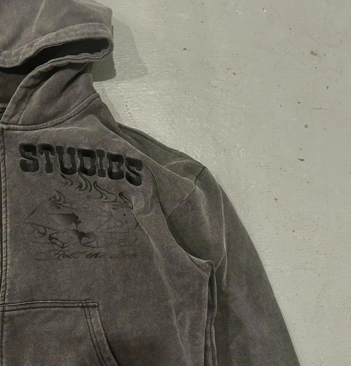 Retro Y2k Zip Up Hoodie: Distressed Oversized Streetwear