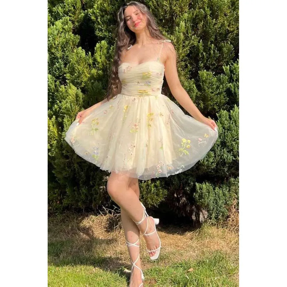 Party Dresses Short Homecoming Dress Halter Neckline Hollow Back Mini Gown  for Girls Polyester from Dhgate Homecoming Dresses - price 173.33