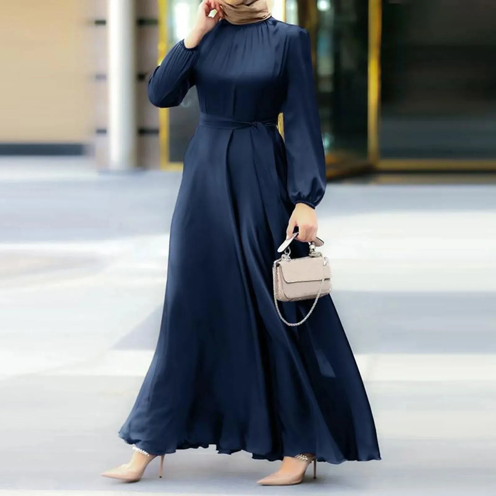 Navy e Long-Sved i ss with Belted Waist