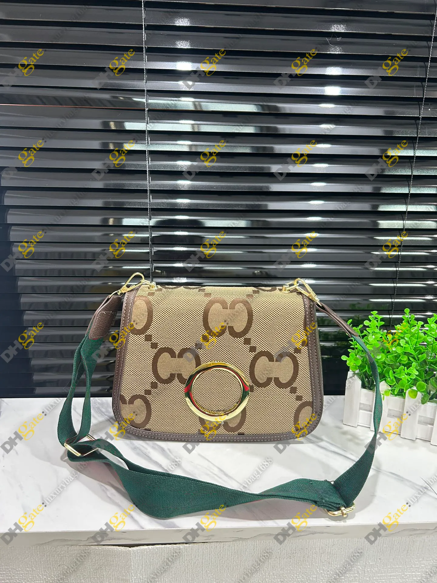 Elegant Women's Round Crossbody Bag Fashionable Leather Shoulder Bag with  Interlocking Design, Chic Wallet Included Buy Now!