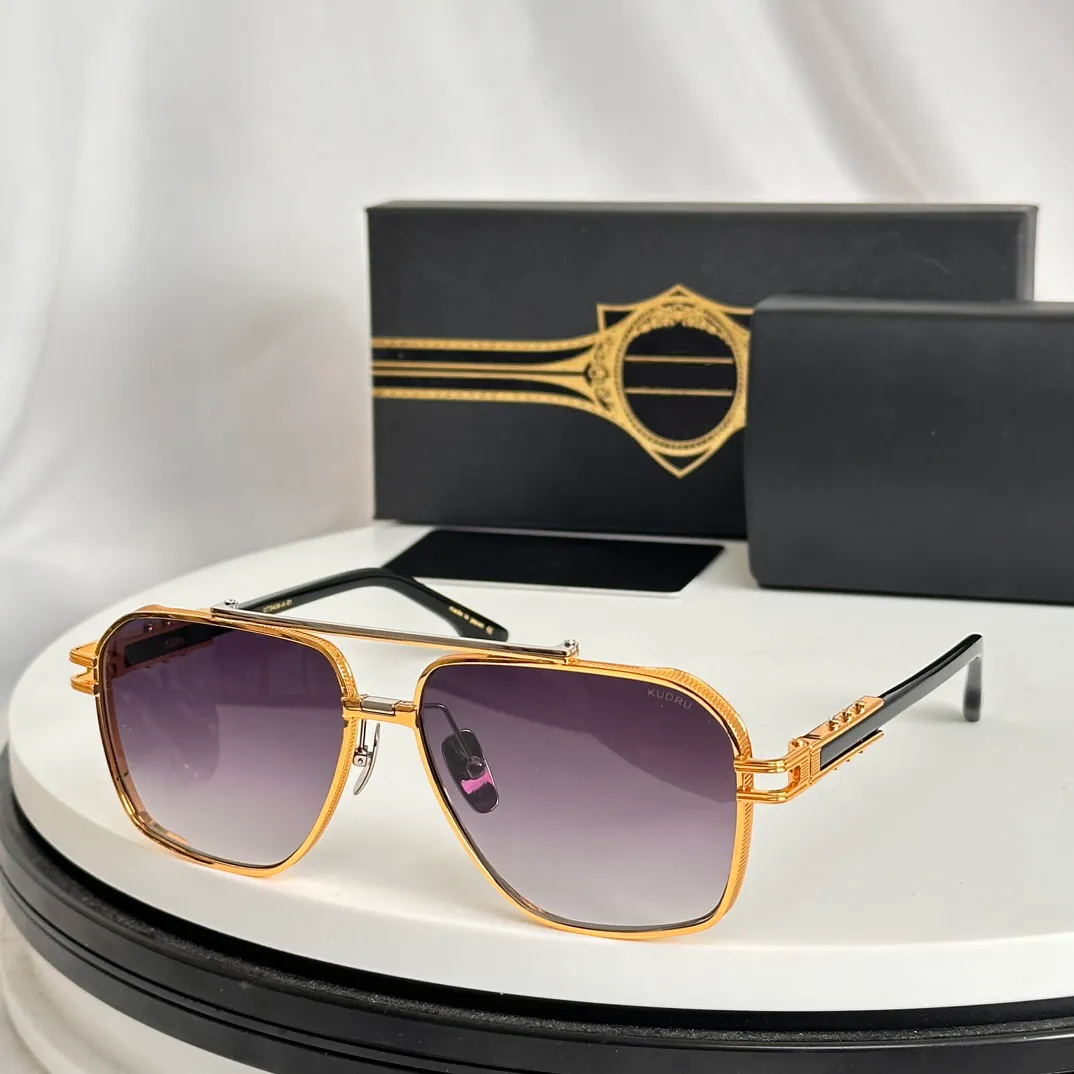 Premium Oversized Sunglasses: Stylish Designer Eyewear for  display picture 3