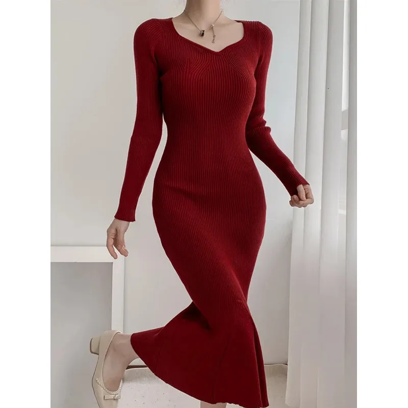 green emerald velvet dress 25173-Sequined Knitted Evening Dress with Collar Detail Navy Blue / 42