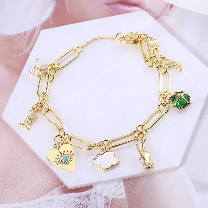 Elegant Butterfly Pearl Bracelet: Shell Accents, Adjustable  display picture 1