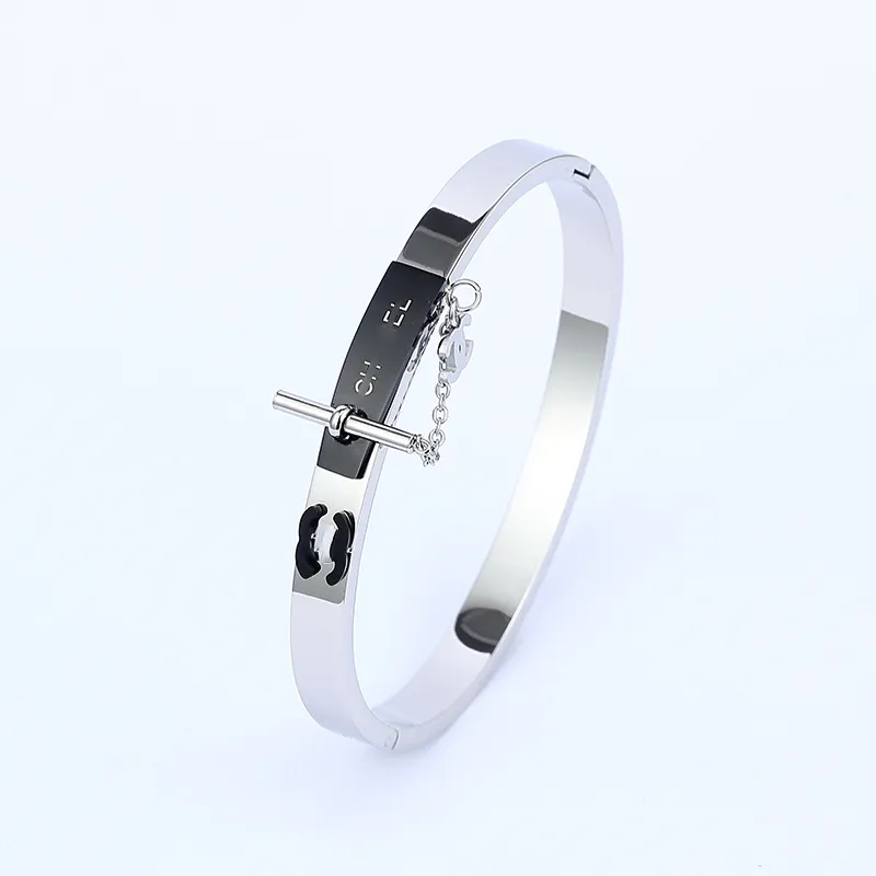 Elegant Enamel Bangle Bracelet: Vintage Style, Premium