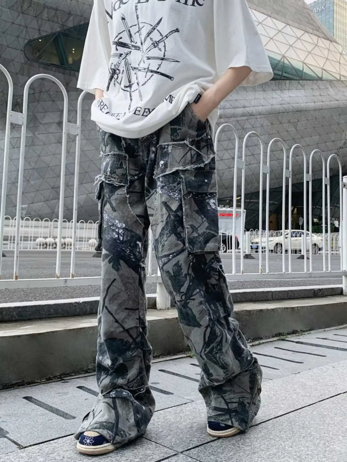 Jeans with camo pockets online