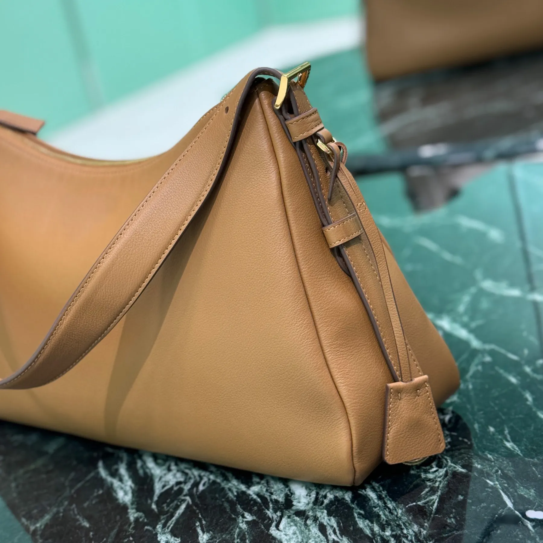 Premium Leather Crossbody Messenger Bag - Large Capacity