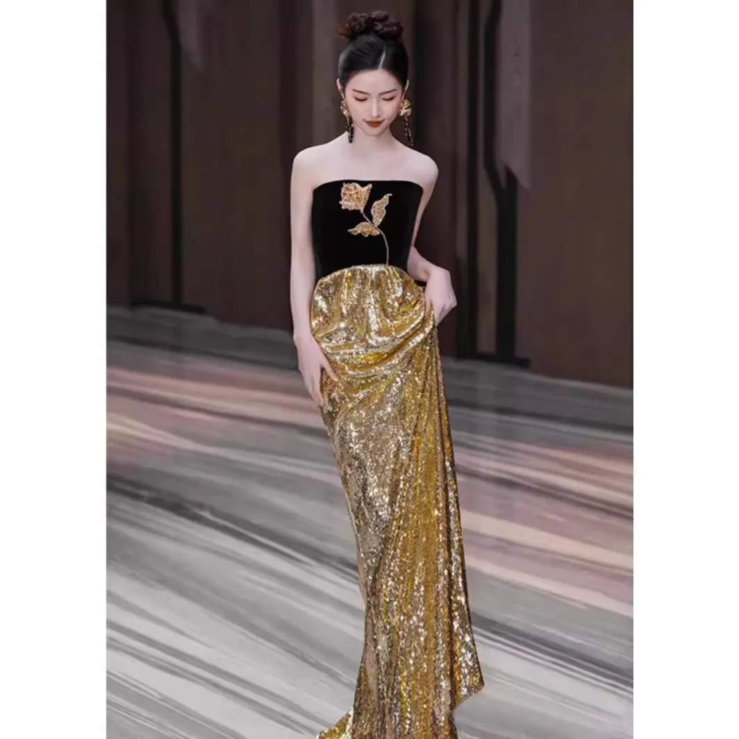 green emerald velvet dress Gold Rhinestones Black Sequined Trumpet Prom Dress main image 1