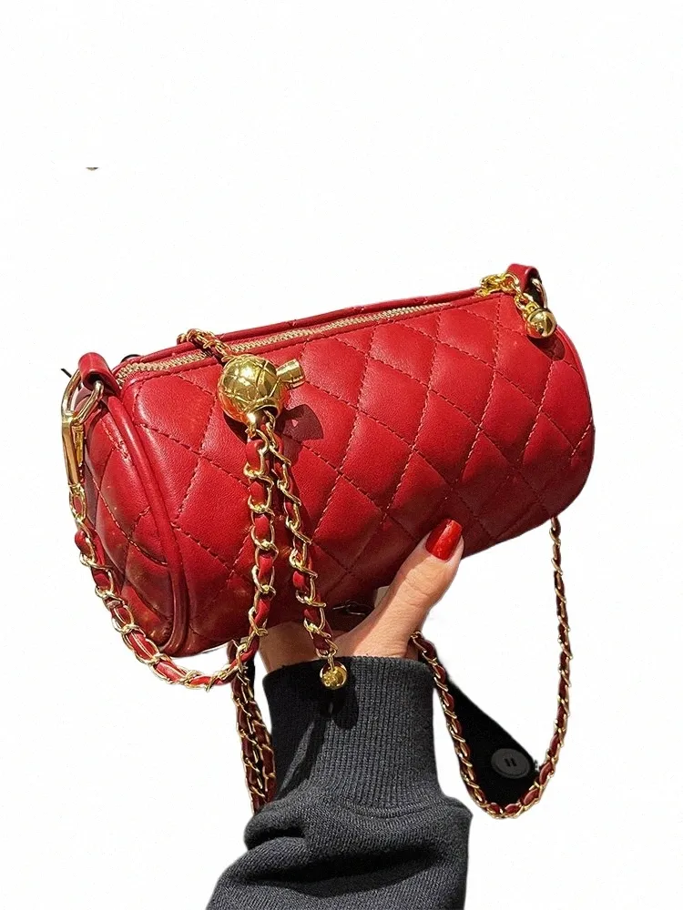 【COLOR iN ID】chain bucket cross bag DHgate.com:Red Chain Bucket Bag for Women | Stylish