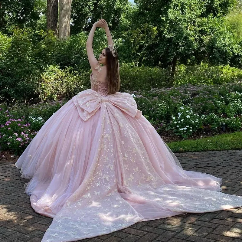chinese dress ladies Light Pink Sweetheart Quinceanera Dresses with Crystals and Beads main image 0