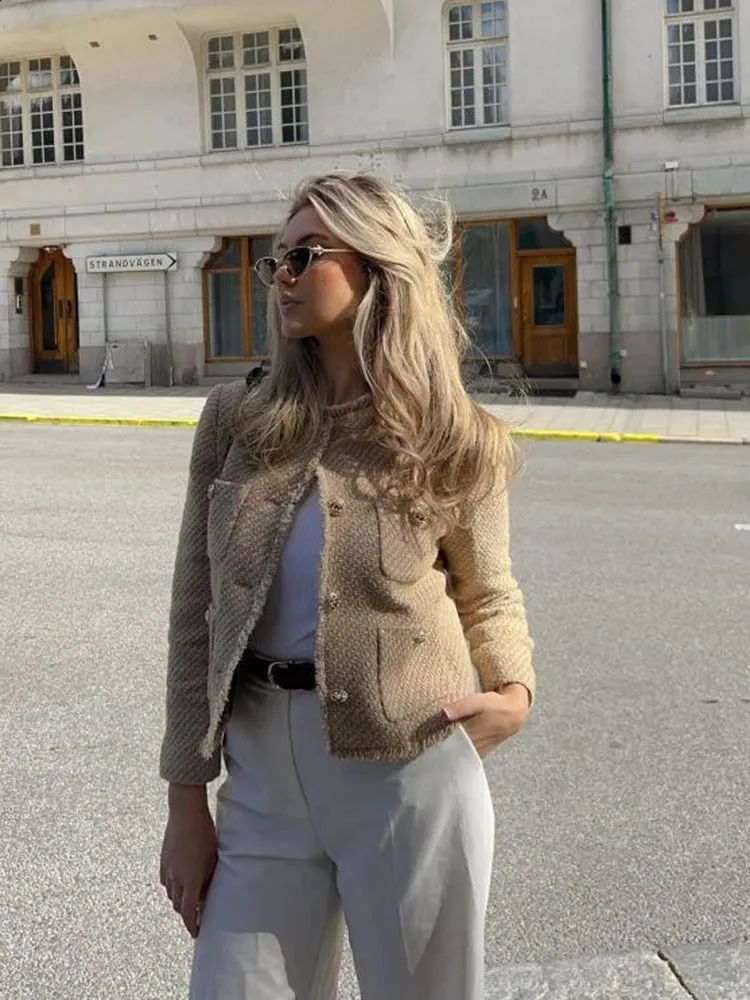 Camel Tweed Cropped Jacket: Elegant Autumn Style, Long