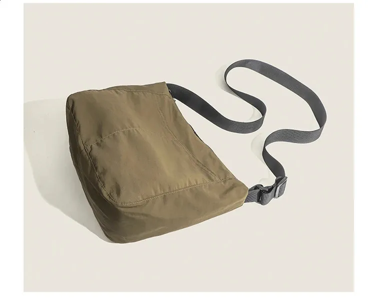 DHgate.com:Fashionable Nylon Hobo: Lightweight Crossbody Bag
