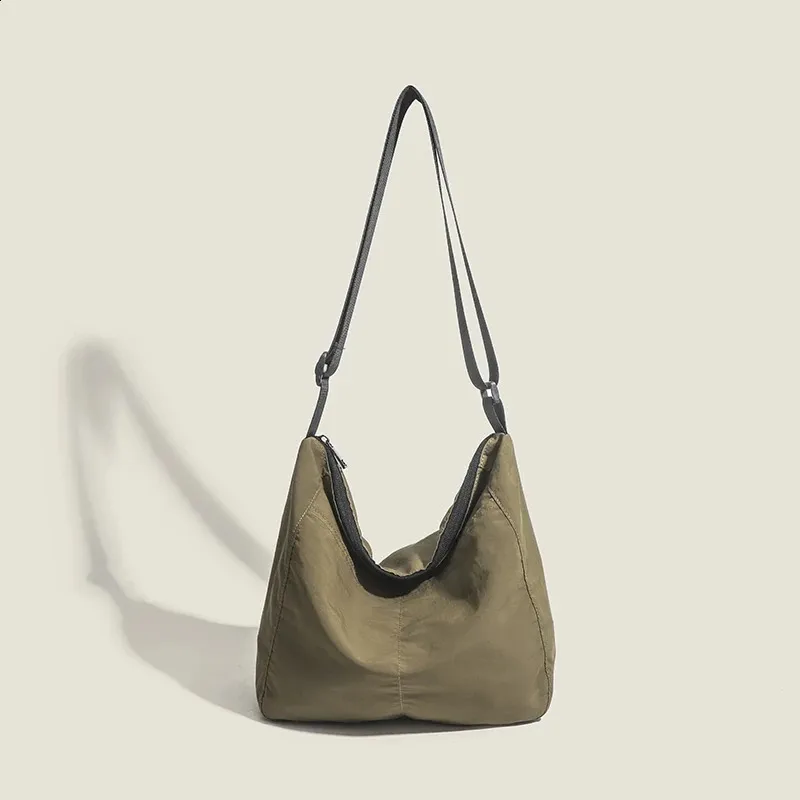 【OJOS】24fw Trapezoid Nylon Hobo Bag MUSINSA | OJOS Trapezoid Nylon Hobo Bag / Grey