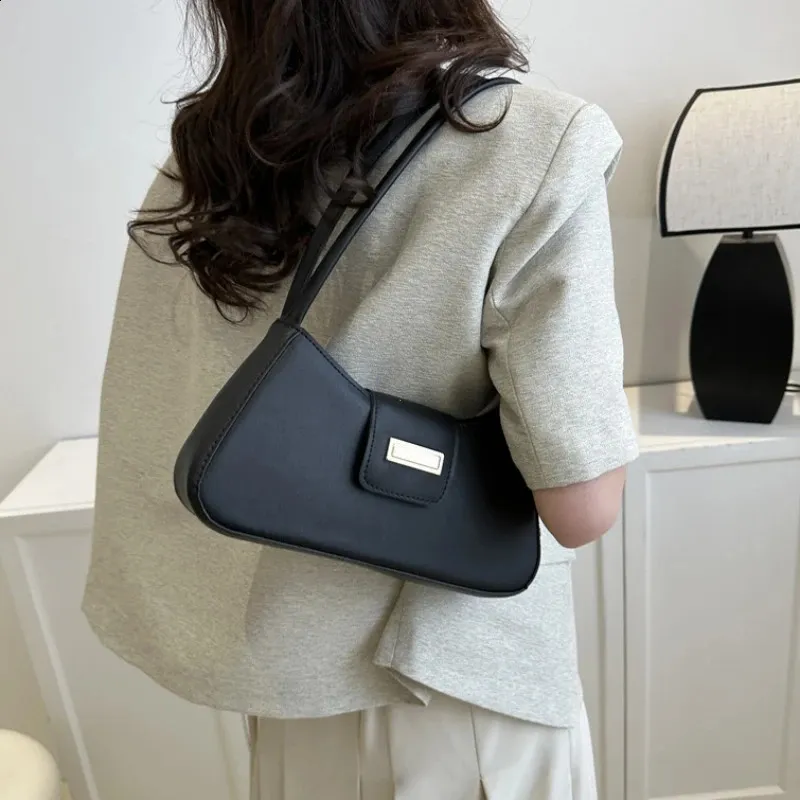 Minimalist shoulder bag hotsell