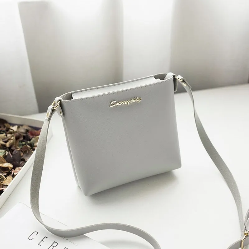 Wallet shoulder bag／ミニポーチ付／silver Coach Mini Wallet On A Chain | Brixton Baker