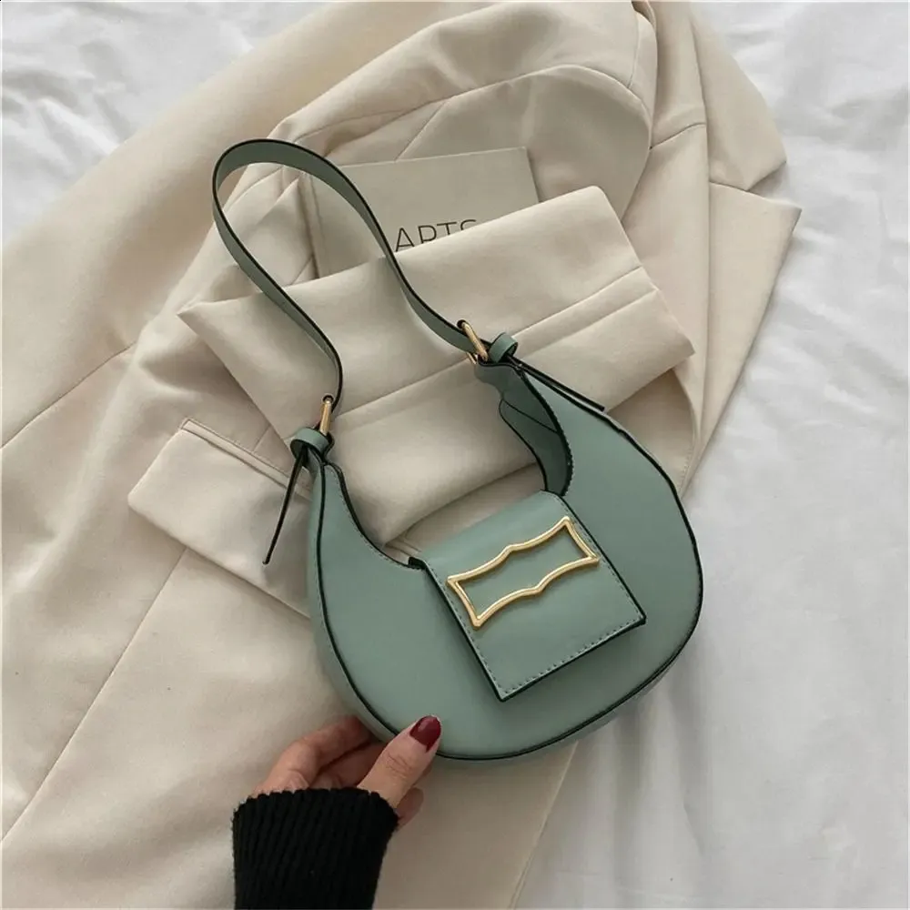 Metal Buckle Shoulder Bag: Casual PU Leather Tote Handbag