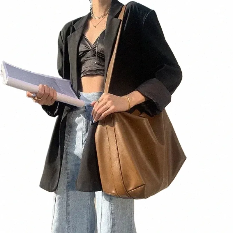 DHgate.com:2024Classic PU Leather Boston Handbag for Women