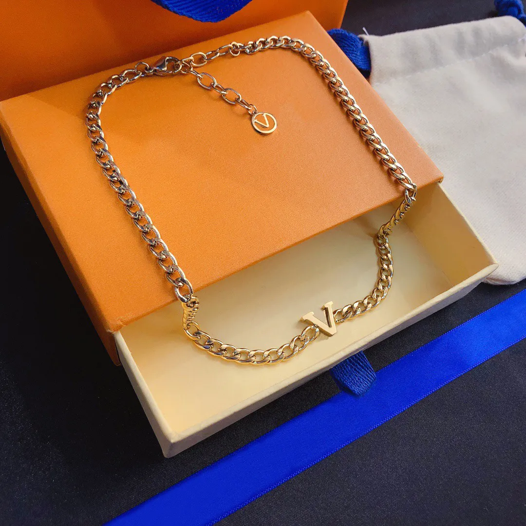 Exquisite Fashion Necklaces Charm High End Design Necklace