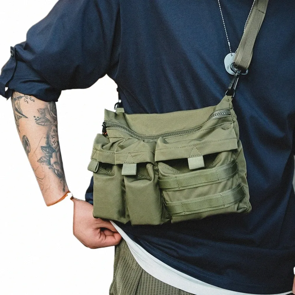 バッグ 00s messenger bag one shoulder Amazon.com: Chrome Industries Midtown 20L Messenger Bag for