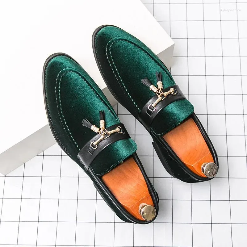 Pointed Toe Green Faux Suede Slip-On Loafers for Men, Dress Shoes for Party and Business from Dhgate Dress Shoes - price 72.37 Pointed Toe Green Faux Suede Slip-On Loafers for Men, Dress Shoes for Party and Business from Dhgate Dress Shoes - price 72.37