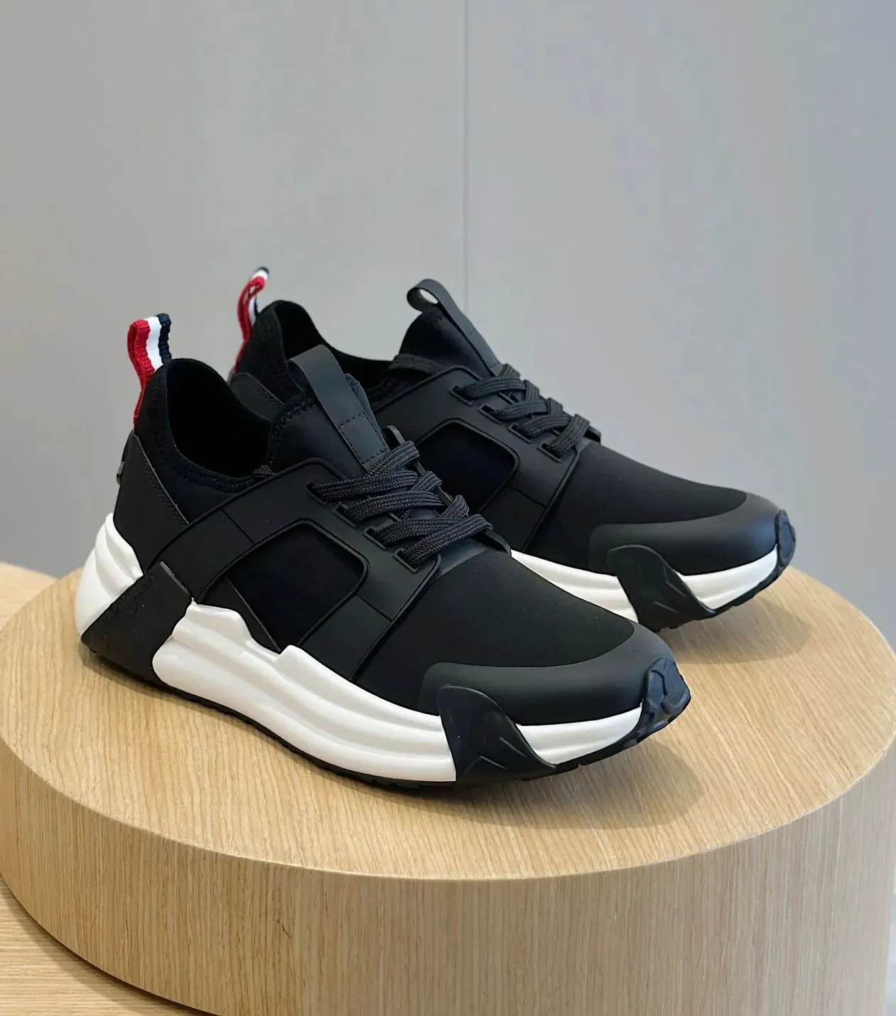 Elegant Designer Men Women Screener Sneakers Shoes Crystals