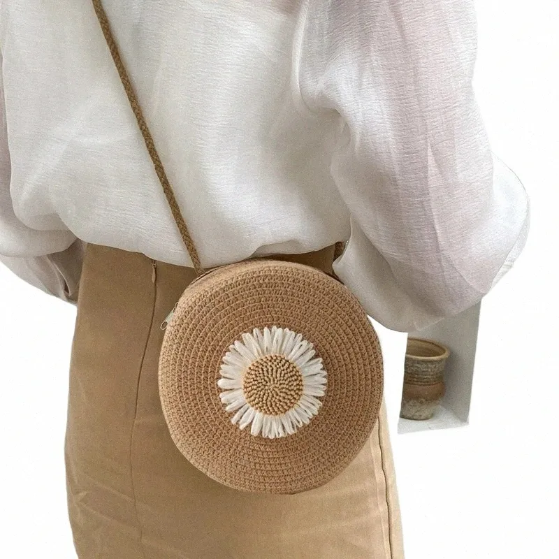 Circular straw purse sale