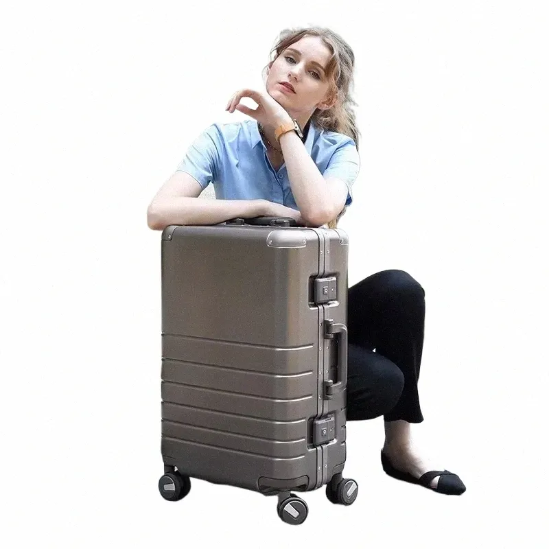 Lightweight Rolling Luggage 20/22/26 Inch Carry-On Suitcase