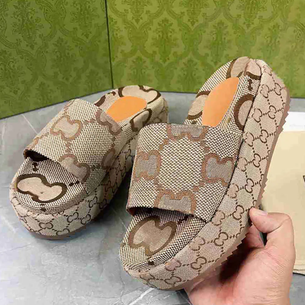 Flat mules gucci hotsell
