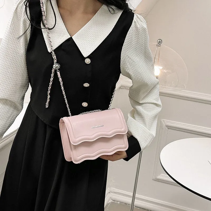 Stylish Small Square Crossbody Bag With Crystal Chain Like