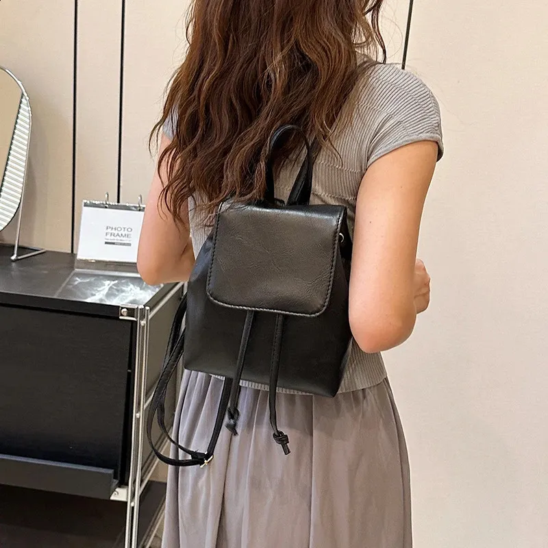 lululemon crossbody camera bag 2l Crossbody Camera Bag 2L *Logo | Women's Bags,Purses,Wallets
