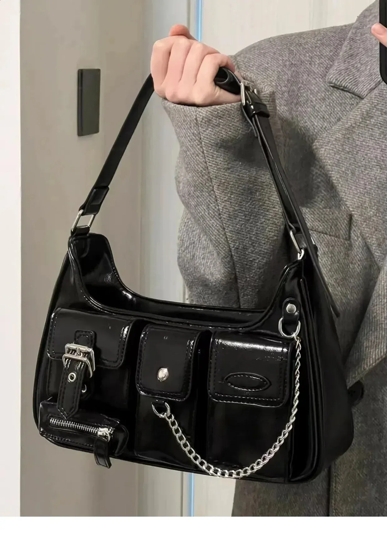 DHgate.com:Harajuku Punk Chain Crossbody Bag for Women - PU