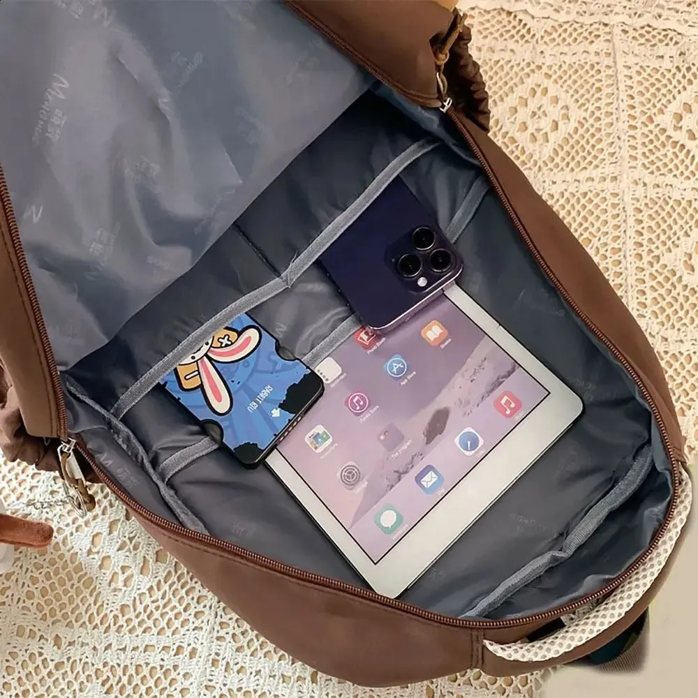 canvas vs leather backpacks Waxed Canvas vs Leather Backpacks: Which Lasts Longer for Daily Use?
