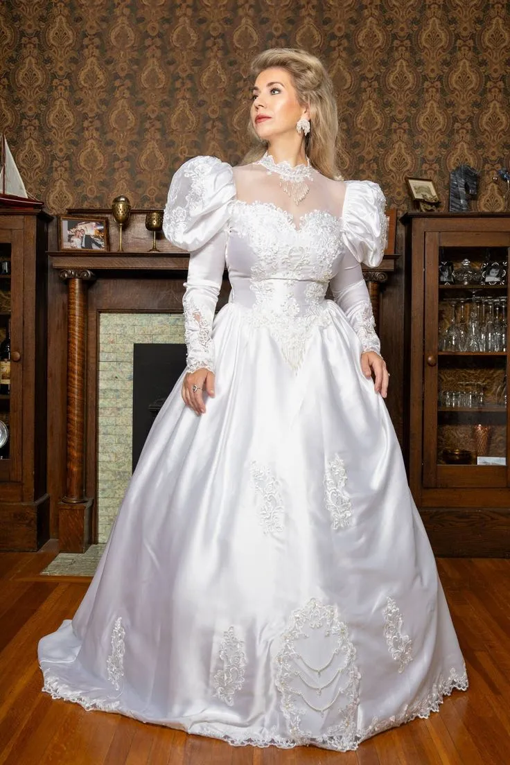 chinese dress ladies Vintage Wedding Dress with Long Sleeves,Lace Bridal Dress with Slit,WD00491, US2 / Champagne