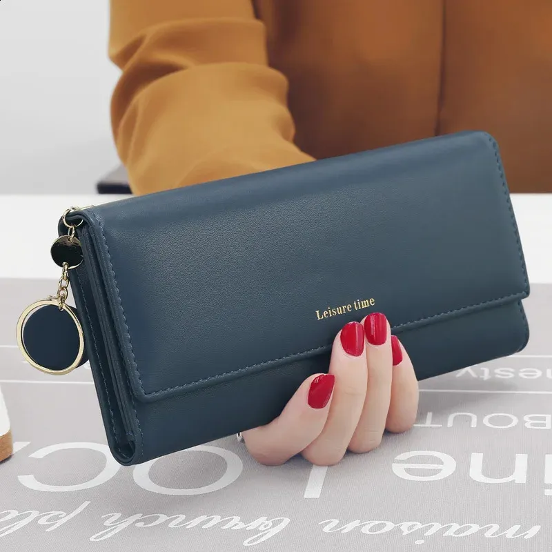 Female clutch wallet hotsell