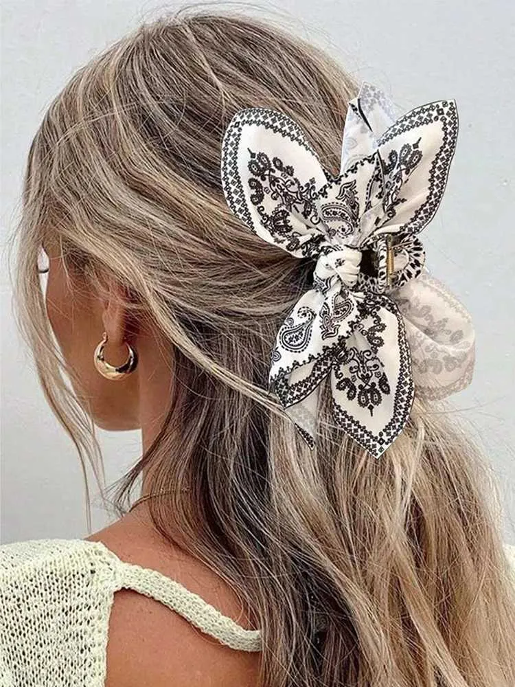 Large Bow Hair Claw Clip - Vintage Paisley Design, Boho Chic  display picture 3