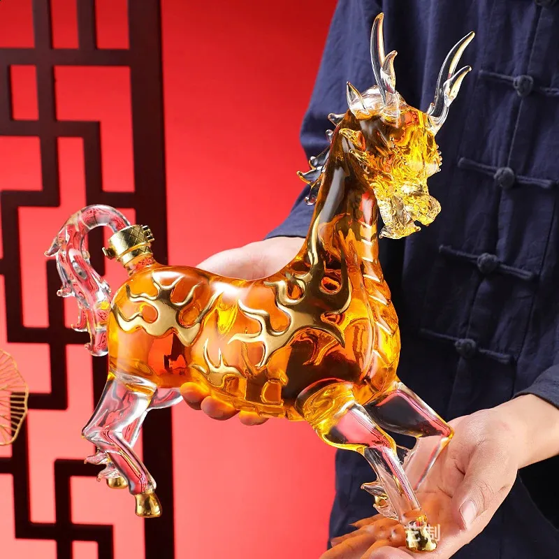 Horse Shaped Crystal Whiskey Decanter – 1000ml, High Borosilicate Glass With Sealing Stopper