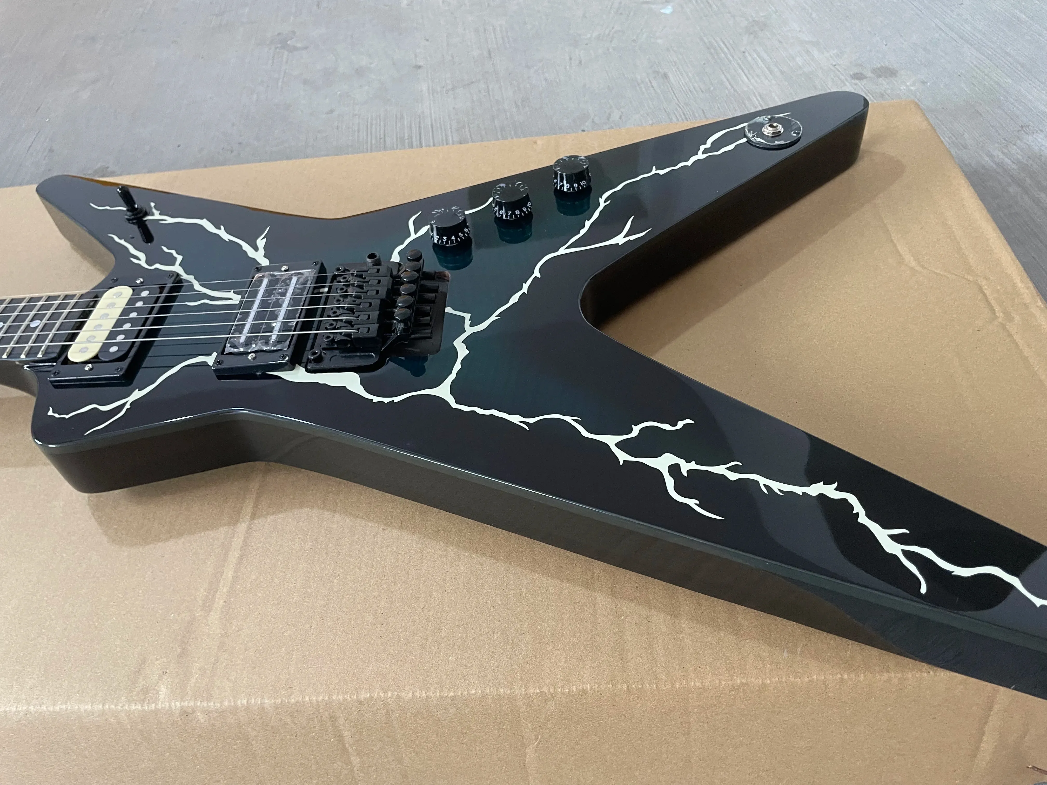 DUKE MLタイプ　Dimebag Darrel風 DUKE MLタイプ Dimebag Darrel風