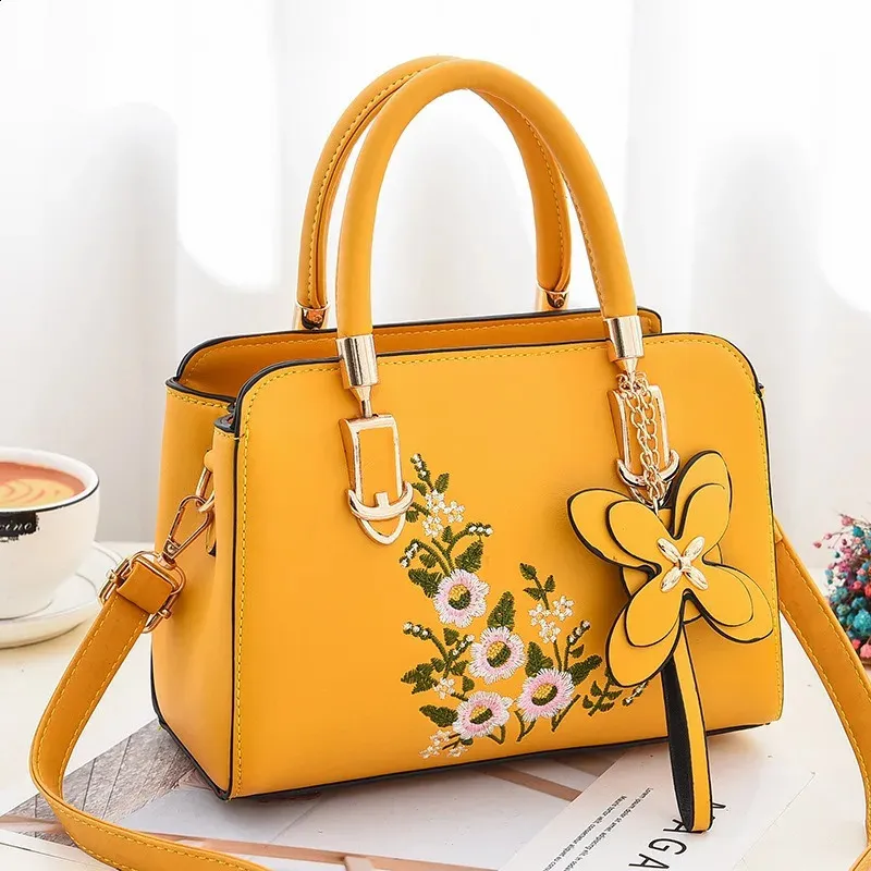 Modern bags for ladies sale
