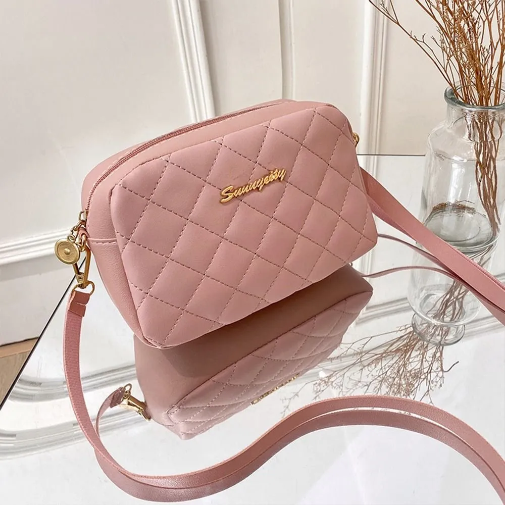 DHgate.com:Chic Quilted Crossbody Bag - Womens Embroidered
