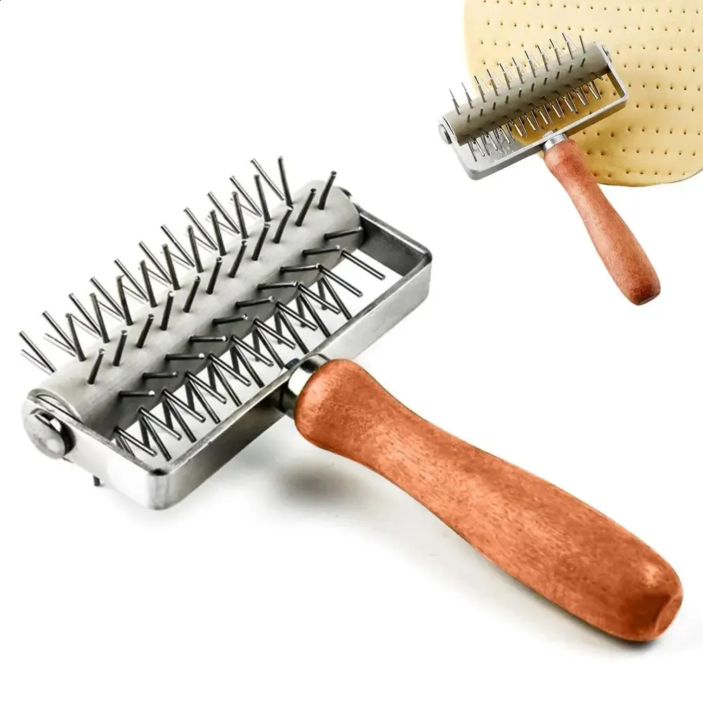 Pizza Dockers Tool With Spikes, Wooden Handle Kitchen Roller For