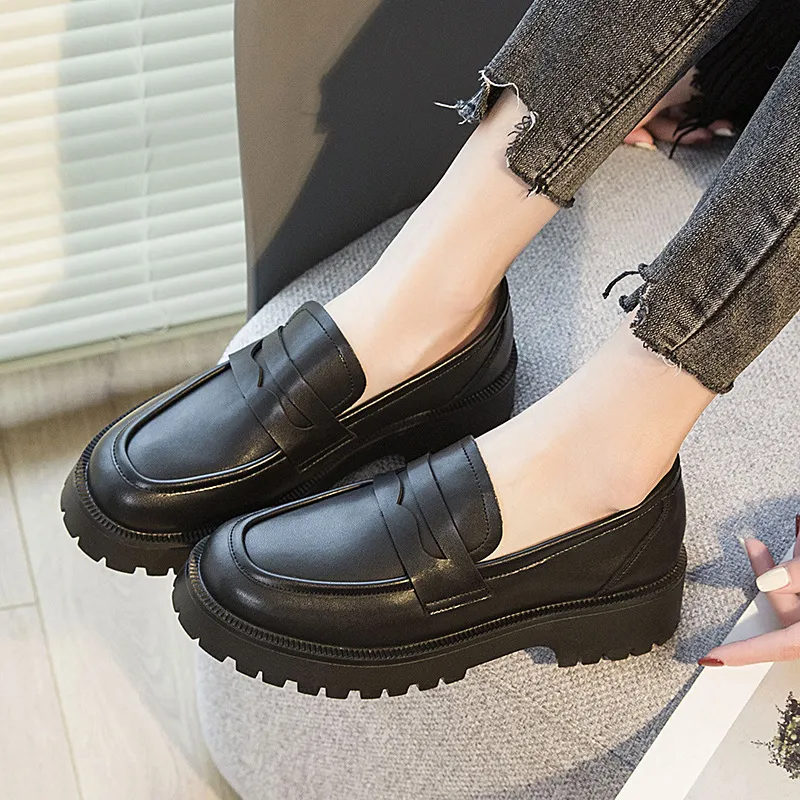 靴 grounds JEWELRY LOAFER white ?media_id=3386621807019998323