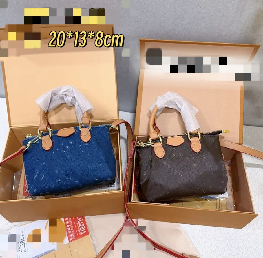 DHgate.com:Timeless Retro Dumpling Bag: Stylish Shoulder