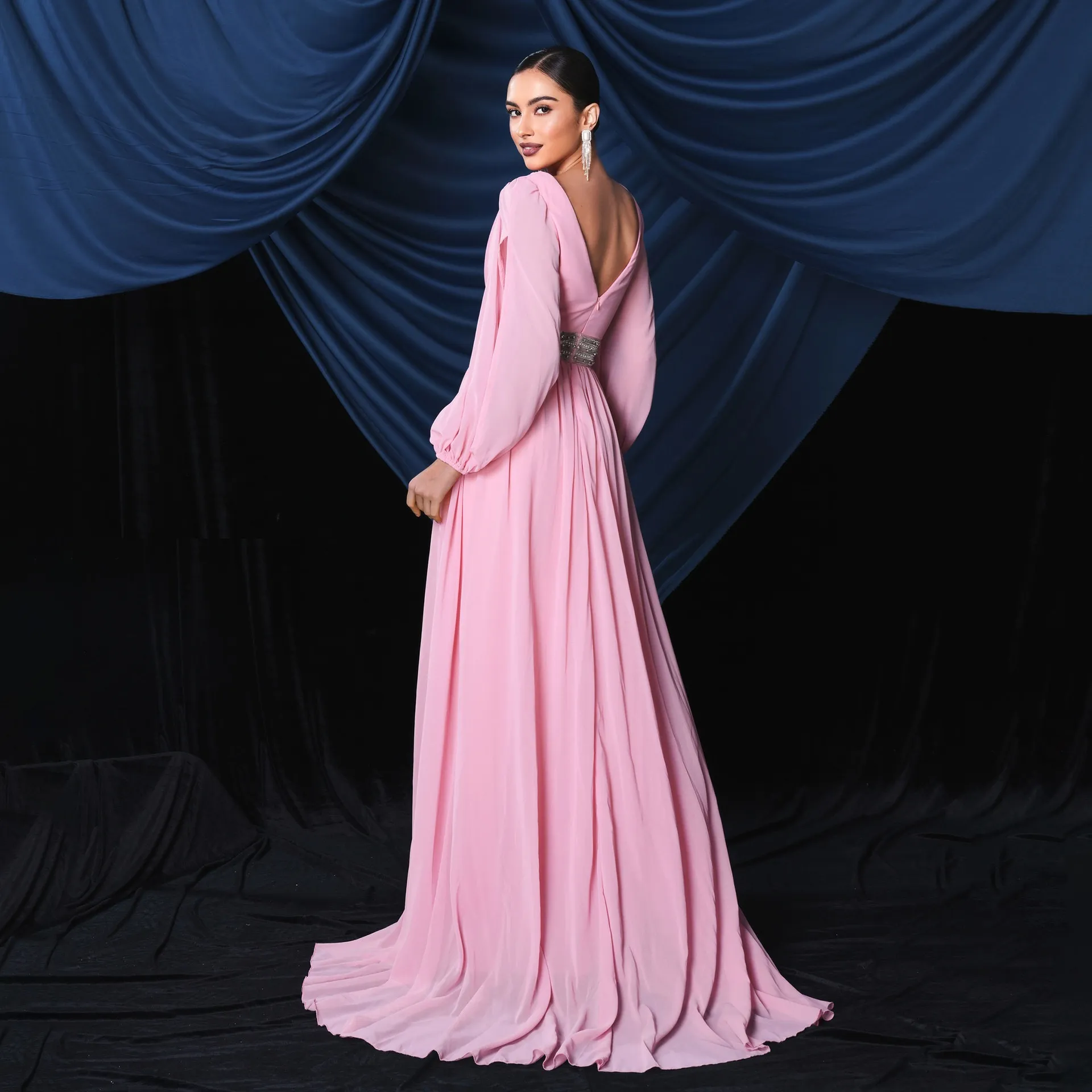 Arabic Pink Prom Dress Long Sleeves Backless Chiffon Evening Formal Party  Gown with Embroidery and Sweep Train from Dhgate Prom Dresses - price 200.97
